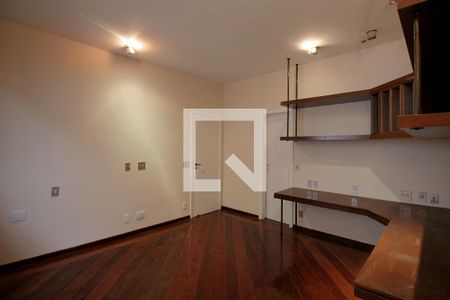 Casa à venda com 650m², 8 quartos e 10 vagasCasa 1 – Semi Suite 1