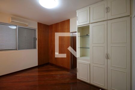 Casa à venda com 650m², 8 quartos e 10 vagasCasa 1 – Semi Suite 2