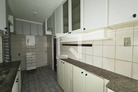 Casa de condomínio à venda com 300m², 5 quartos e 2 vagas Casa de condomínio à venda com 300m², 5 quartos e 2 vagasCozinha