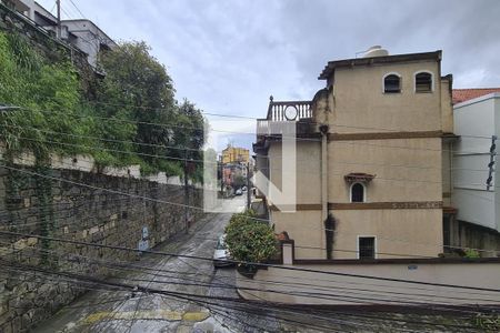 Casa de condomínio à venda com 300m², 5 quartos e 2 vagas Casa de condomínio à venda com 300m², 5 quartos e 2 vagasQuarto 4 - Suíte