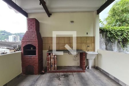 Casa de condomínio à venda com 300m², 5 quartos e 2 vagas Casa de condomínio à venda com 300m², 5 quartos e 2 vagasChurrasqueira