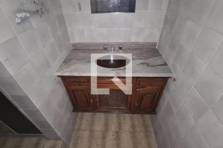 Casa de condomínio à venda com 300m², 5 quartos e 2 vagas Casa de condomínio à venda com 300m², 5 quartos e 2 vagasBanheiro Social