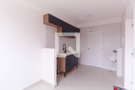 Sala/Cozinha de apartamento para alugar com 1 quarto, 25m² em Vila Claudia, São Paulo