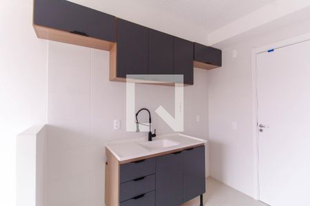 Sala/Cozinha de apartamento para alugar com 1 quarto, 25m² em Vila Claudia, São Paulo