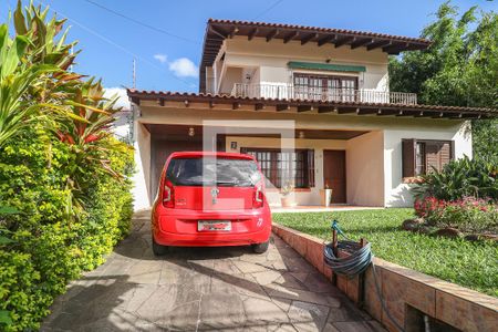 Casa à venda com 293m², 5 quartos e 5 vagas Casa à venda com 293m², 5 quartos e 5 vagasFachada