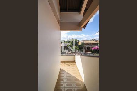 Casa à venda com 293m², 5 quartos e 5 vagas Casa à venda com 293m², 5 quartos e 5 vagasQuarto 2