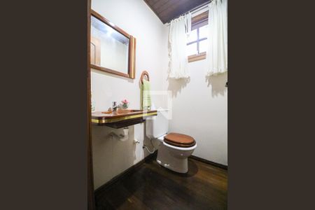 Casa à venda com 293m², 5 quartos e 5 vagas Casa à venda com 293m², 5 quartos e 5 vagasLavabo