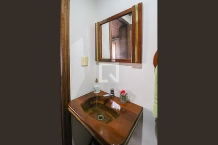 Casa à venda com 293m², 5 quartos e 5 vagas Casa à venda com 293m², 5 quartos e 5 vagasLavabo