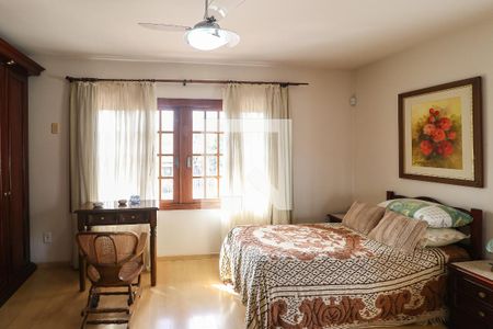 Casa à venda com 293m², 5 quartos e 5 vagas Casa à venda com 293m², 5 quartos e 5 vagasQuarto 2