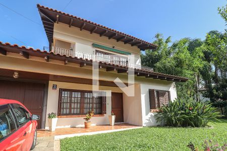 Casa à venda com 293m², 5 quartos e 5 vagas Casa à venda com 293m², 5 quartos e 5 vagasFachada