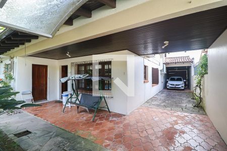 Casa à venda com 293m², 5 quartos e 5 vagas Casa à venda com 293m², 5 quartos e 5 vagasÁrea externa