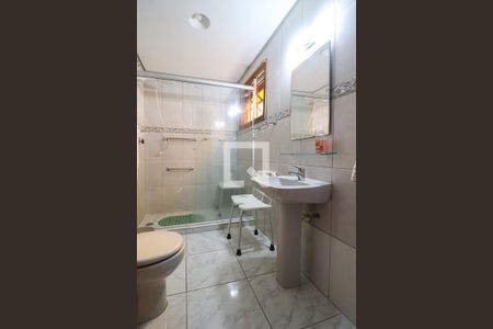 Casa à venda com 293m², 5 quartos e 5 vagas Casa à venda com 293m², 5 quartos e 5 vagasBanheiro 2