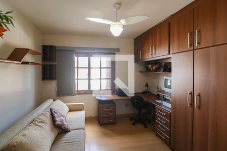 Casa à venda com 293m², 5 quartos e 5 vagas Casa à venda com 293m², 5 quartos e 5 vagasQuarto 4