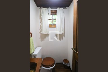 Casa à venda com 293m², 5 quartos e 5 vagas Casa à venda com 293m², 5 quartos e 5 vagasLavabo