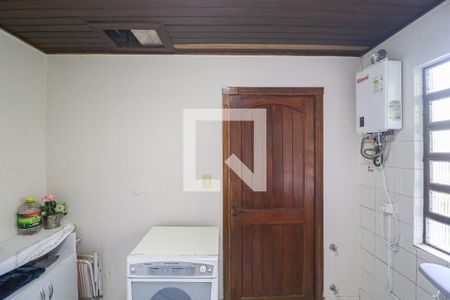 Casa à venda com 293m², 5 quartos e 5 vagas Casa à venda com 293m², 5 quartos e 5 vagasLavanderia