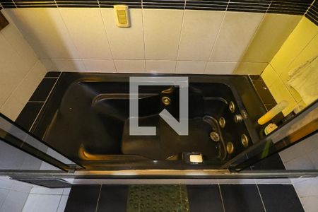 Casa à venda com 293m², 5 quartos e 5 vagas Casa à venda com 293m², 5 quartos e 5 vagasBanheiro da Suíte 1