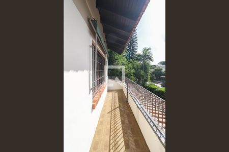 Casa à venda com 293m², 5 quartos e 5 vagas Casa à venda com 293m², 5 quartos e 5 vagasQuarto 2