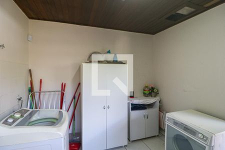 Casa à venda com 293m², 5 quartos e 5 vagas Casa à venda com 293m², 5 quartos e 5 vagasLavanderia