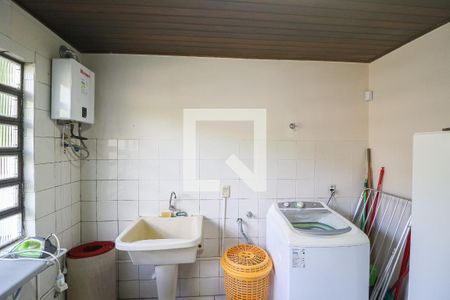 Casa à venda com 293m², 5 quartos e 5 vagas Casa à venda com 293m², 5 quartos e 5 vagasLavanderia