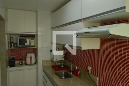 Apartamento à venda com 50m², 3 quartos e 2 vagasCozinha