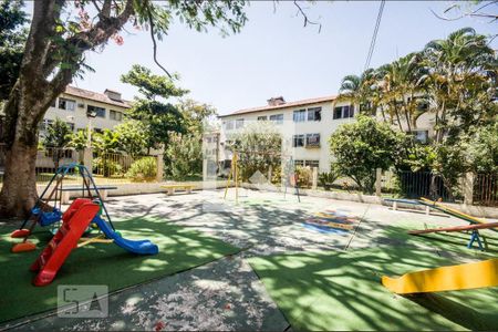 Apartamento à venda com 50m², 3 quartos e 2 vagas Apartamento à venda com 50m², 3 quartos e 2 vagasÁrea comum - Playground