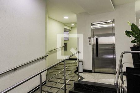 Apartamento à venda com 90m², 3 quartos e sem vaga Apartamento à venda com 90m², 3 quartos e sem vagaElevador