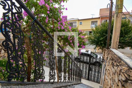 Casa à venda com 232m², 3 quartos e 3 vagasAcesso ao quintal frente casa