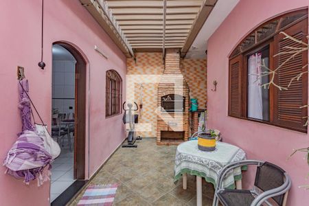 Casa à venda com 128m², 3 quartos e 2 vagas Casa à venda com 128m², 3 quartos e 2 vagasQuintal