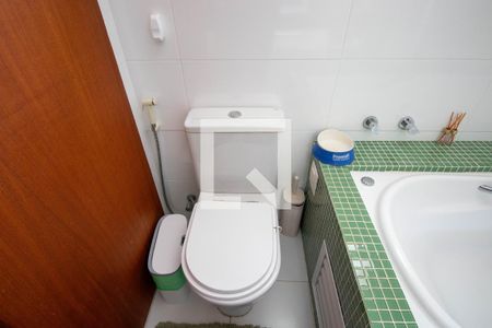 Casa à venda com 409m², 4 quartos e 3 vagas Casa à venda com 409m², 4 quartos e 3 vagasSuíte 2