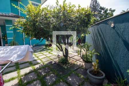 Casa à venda com 409m², 4 quartos e 3 vagas Casa à venda com 409m², 4 quartos e 3 vagasÁrea Externa