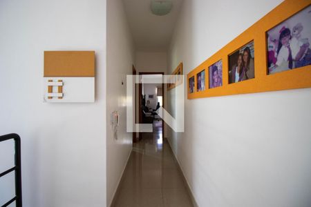 Casa à venda com 409m², 4 quartos e 3 vagas Casa à venda com 409m², 4 quartos e 3 vagasCorredor