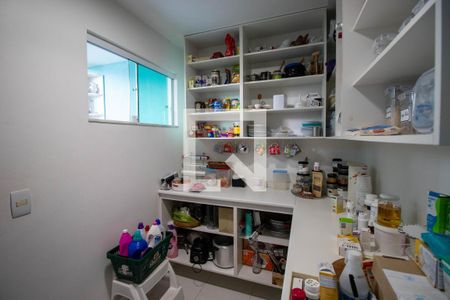 Casa à venda com 409m², 4 quartos e 3 vagas Casa à venda com 409m², 4 quartos e 3 vagasDespensa