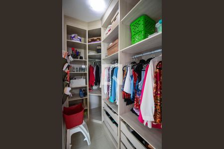 Casa à venda com 409m², 4 quartos e 3 vagas Casa à venda com 409m², 4 quartos e 3 vagasSuíte 1 closet