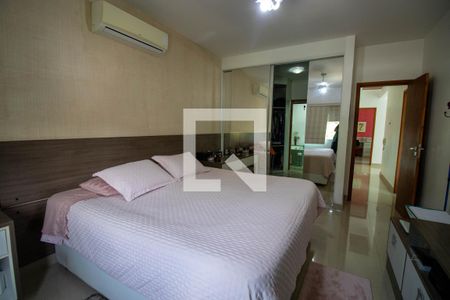 Casa à venda com 409m², 4 quartos e 3 vagas Casa à venda com 409m², 4 quartos e 3 vagasSuíte 2