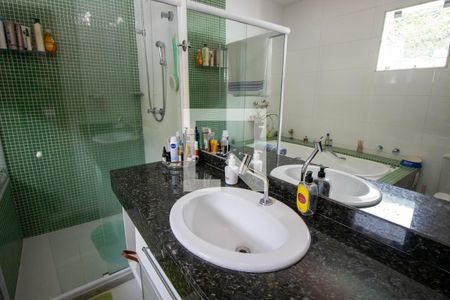 Casa à venda com 409m², 4 quartos e 3 vagas Casa à venda com 409m², 4 quartos e 3 vagasSuíte 2