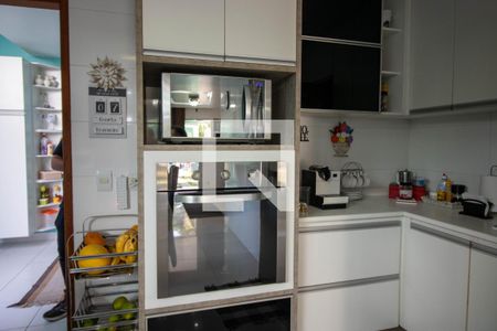 Casa à venda com 409m², 4 quartos e 3 vagas Casa à venda com 409m², 4 quartos e 3 vagasCozinha