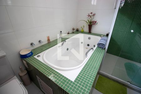 Casa à venda com 409m², 4 quartos e 3 vagas Casa à venda com 409m², 4 quartos e 3 vagasSuíte 2