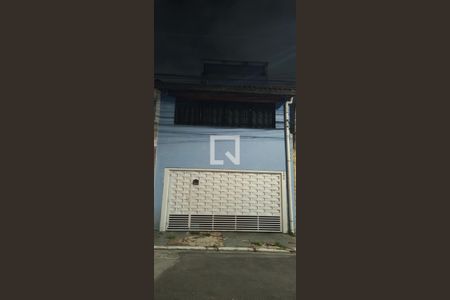Casa à venda com 250m², 3 quartos e 2 vagas Casa à venda com 250m², 3 quartos e 2 vagasFachada