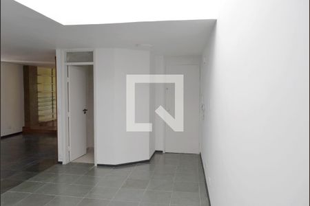 Apartamento à venda com 222m², 3 quartos e 2 vagasSala - piso superior