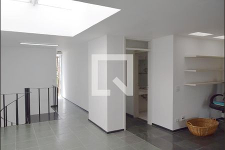 Apartamento à venda com 222m², 3 quartos e 2 vagasSala - piso superior