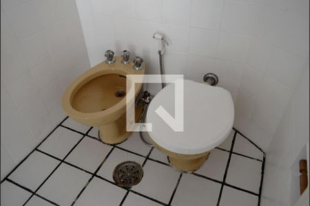 Apartamento à venda com 222m², 3 quartos e 2 vagasBanheiro da Suíte 2 - piso inferior