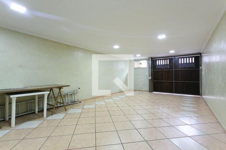 Casa à venda com 200m², 4 quartos e 4 vagas Casa à venda com 200m², 4 quartos e 4 vagasGaragem