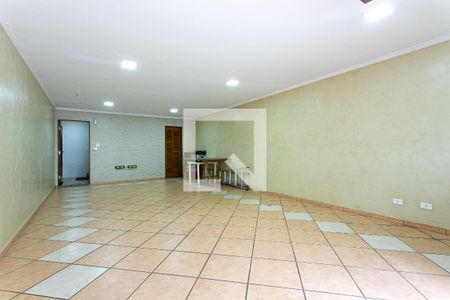 Casa à venda com 200m², 4 quartos e 4 vagas Casa à venda com 200m², 4 quartos e 4 vagasGaragem