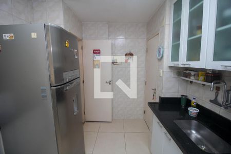 Apartamento à venda com 70m², 2 quartos e sem vaga Apartamento à venda com 70m², 2 quartos e sem vagaCozinha - Armários