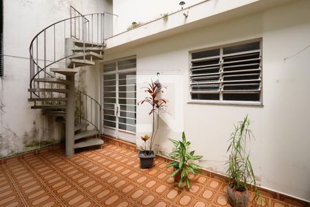 Casa à venda com 160m², 3 quartos e 2 vagas Casa à venda com 160m², 3 quartos e 2 vagasQuintal