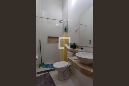 Casa à venda com 103m², 3 quartos e 2 vagas Casa à venda com 103m², 3 quartos e 2 vagasBanheiro Social