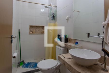 Casa à venda com 103m², 3 quartos e 2 vagas Casa à venda com 103m², 3 quartos e 2 vagasBanheiro Social