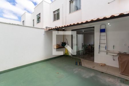 Casa à venda com 103m², 3 quartos e 2 vagas Casa à venda com 103m², 3 quartos e 2 vagasÁrea de Serviço