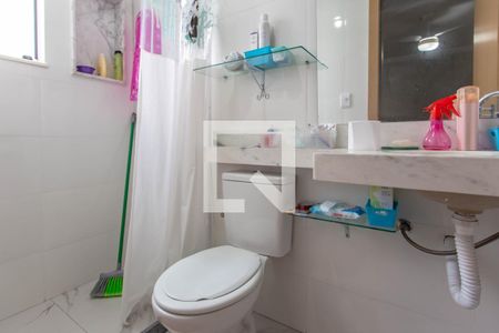 Casa à venda com 103m², 3 quartos e 2 vagas Casa à venda com 103m², 3 quartos e 2 vagasBanheiro da Suíte