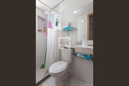 Casa à venda com 103m², 3 quartos e 2 vagas Casa à venda com 103m², 3 quartos e 2 vagasBanheiro da Suíte